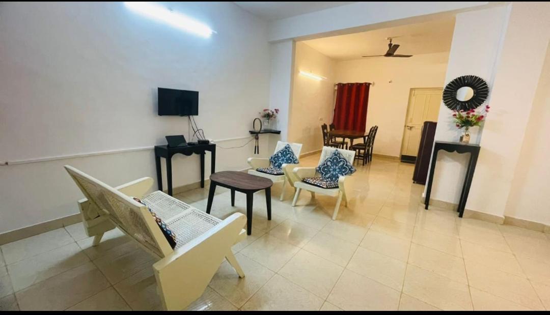 Goa Suites Holiday Home Калангут Экстерьер фото